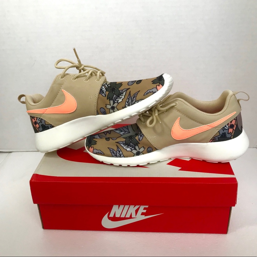 Women’s Nike Roshe Floral Shoes